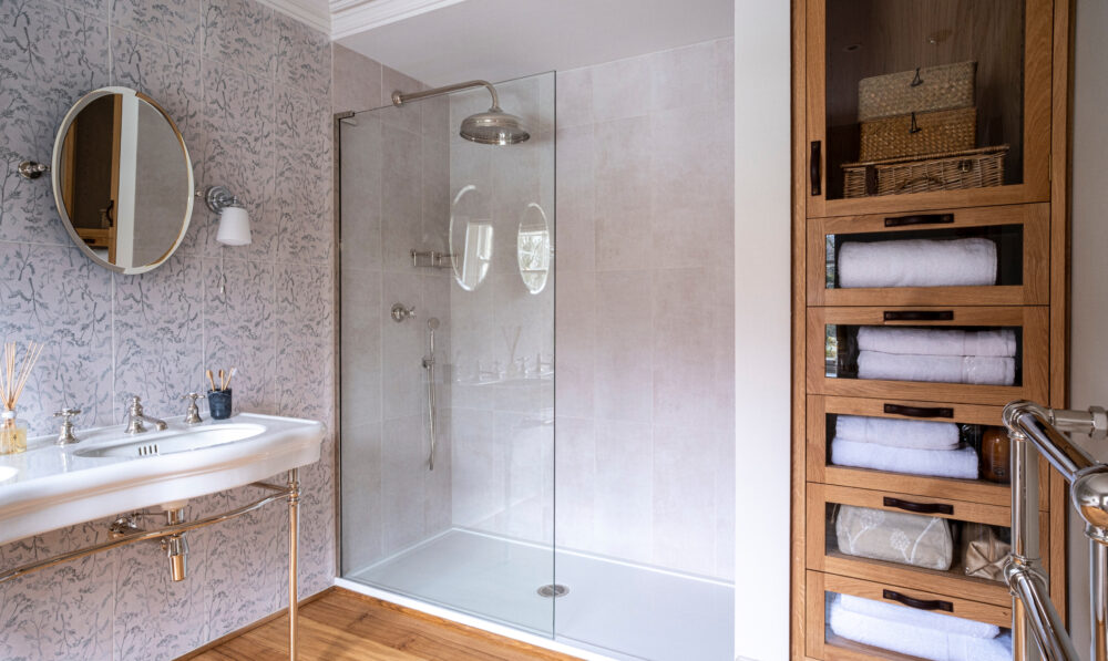 bespoke bathroom storage with towels in