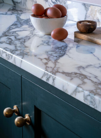 marble countertop worktop in a bespoke kitchen design 