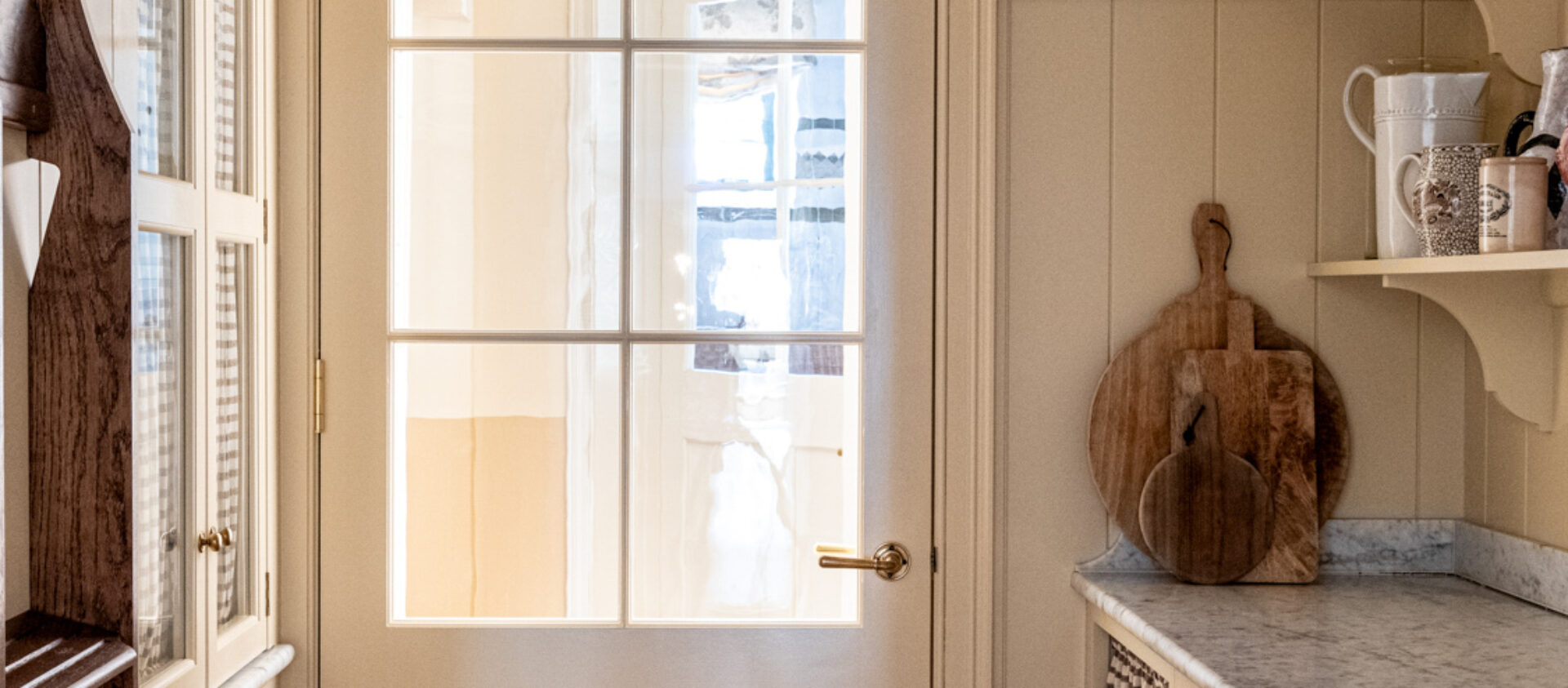 Bespoke walk-in pantry design for an Oxfordshire house