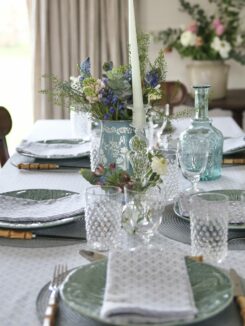 SoSouk - tablecloth, napkins, glassware and enamel jug
