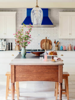 A light-filled Cotswold Kitchen