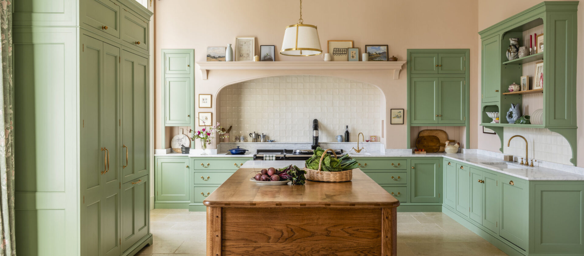 Cook's Table island central to the kitchen design