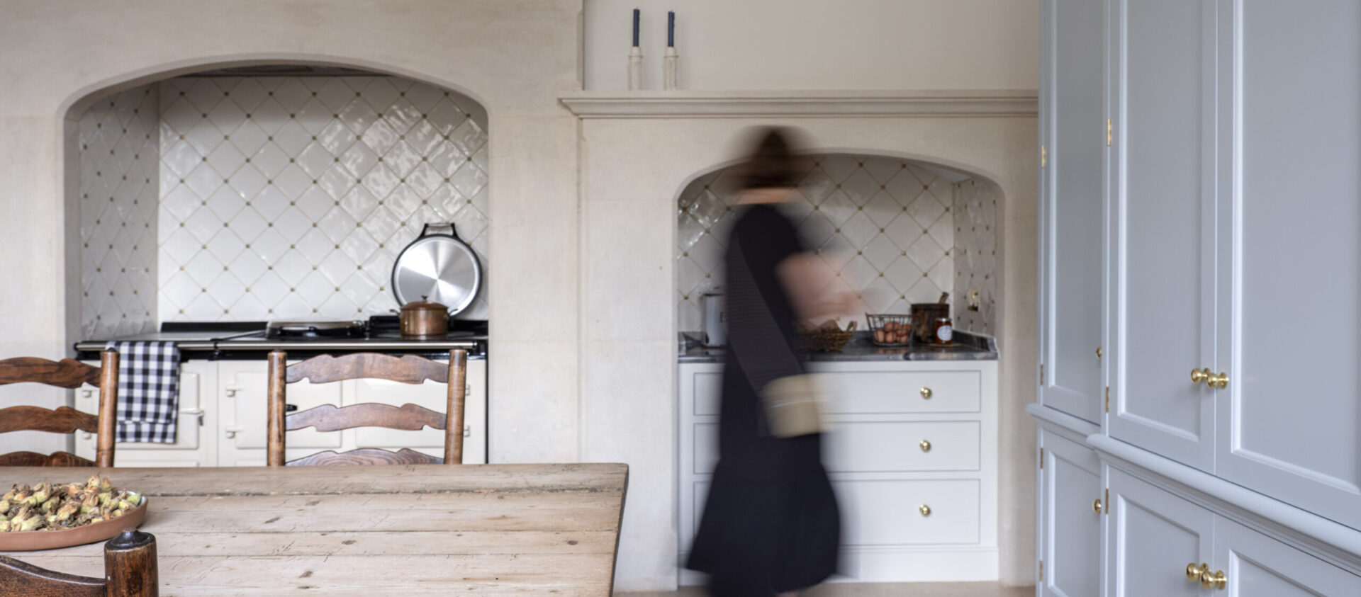Bespoke Wiltshire kitchen designed for a Regency period house