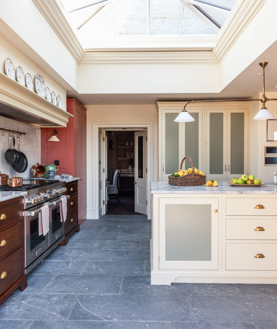 Country Farmhouse kitchen large kitchen island with integrated appliances Country Farmhouse kitchen large kitchen island with integrated appliances